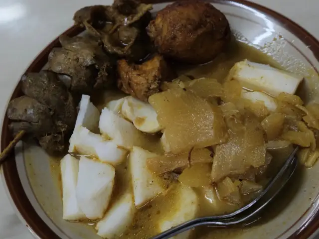 Gambar Makanan Ketupat Sayur Mandala 3