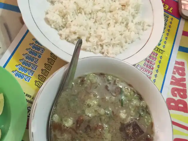 Gambar Makanan Coto Makassar Daeng Nippi 4