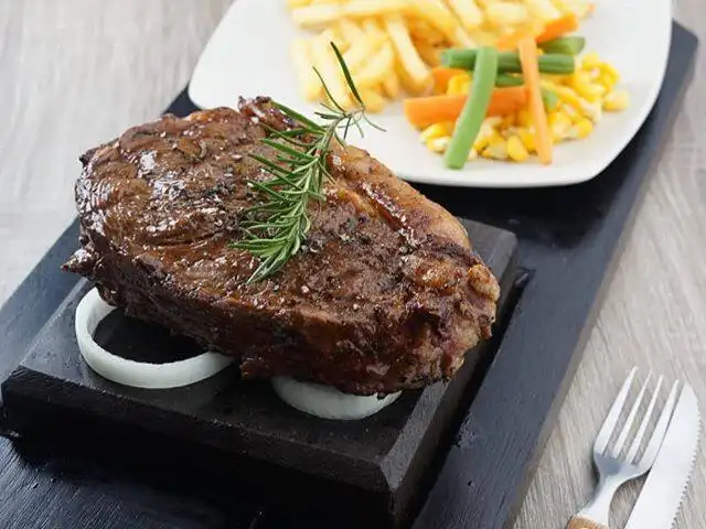 Gambar Makanan Marble Hot Stone Grilled Steak 2