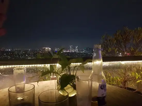 Gambar Makanan 33 Degrees Rooftop Lounge & Bar 14