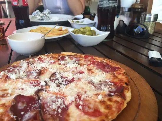Pizza Napoli'nin yemek ve ambiyans fotoğrafları 16