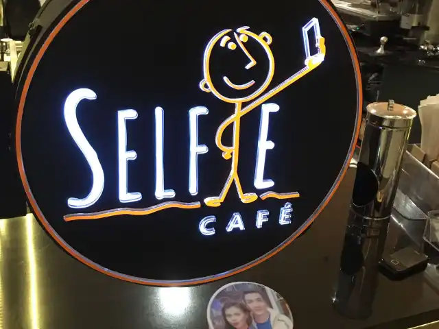 Selfie Cafe Food Photo 9