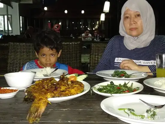 Gambar Makanan Restoran Biru Laut 16