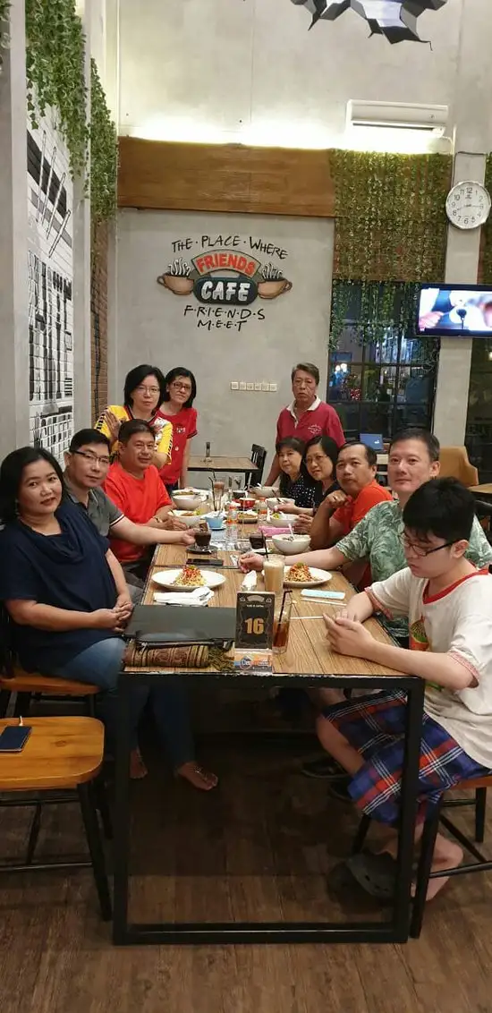 Gambar Makanan Friends Eats & Coffee 18