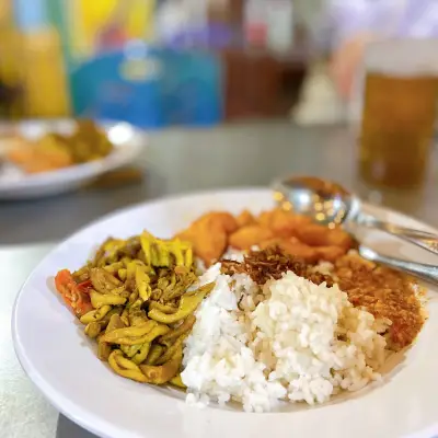 Nasi Uduk Betawi Babe Hasan