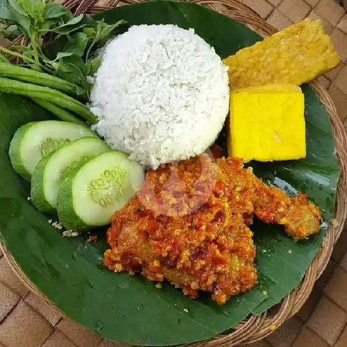 Gambar Makanan Ayam Bakar & Ikan Bakar Juara H.Arief, Boulevard Raya 13