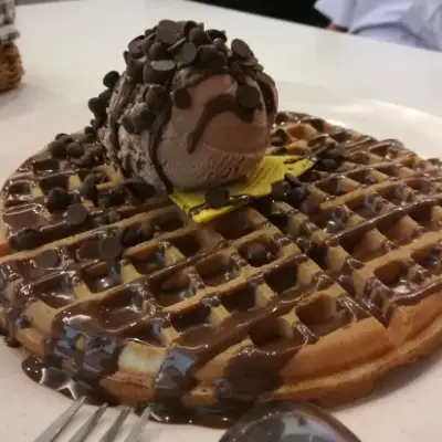 Juz Waffle Cafe