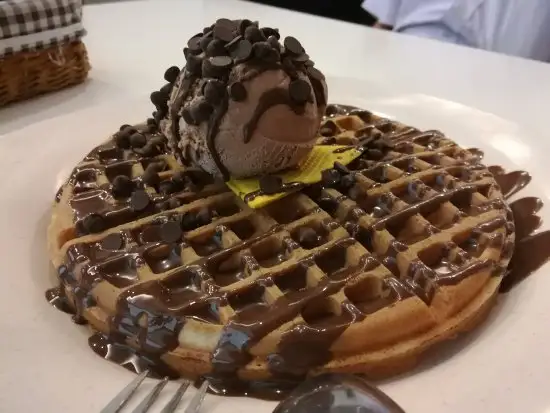 Juz Waffle Cafe Food Photo 1