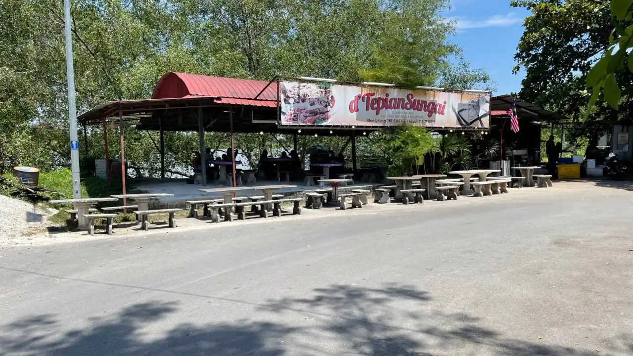 Restoran D'tepian Sungai