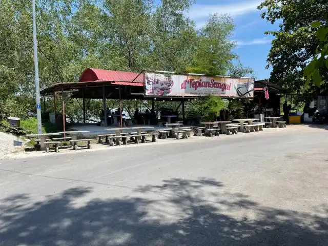 Restoran D'tepian Sungai Food Photo 1