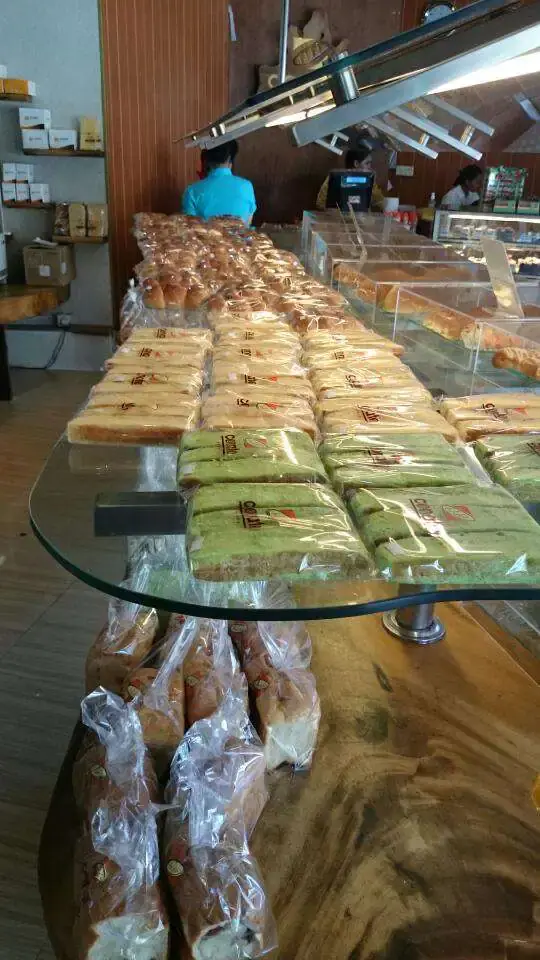 Gambar Makanan Conato Bakery 18