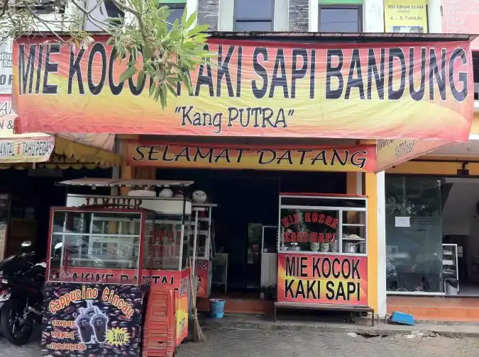 Mie Kocok Kaki Sapi Bandung Kang Putra