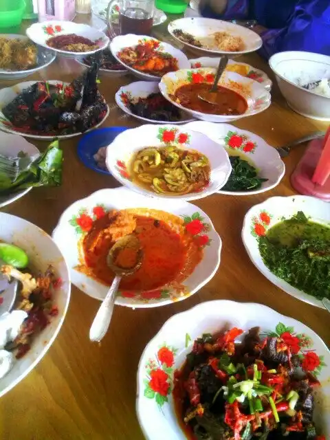 Gambar Makanan Rumah Makan Padang Sidempuan 3