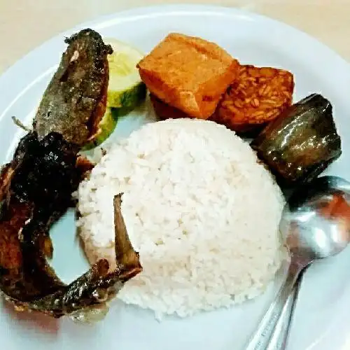 Gambar Makanan Warung Iwak Peyek Bu Kusnia, Cisarua 3