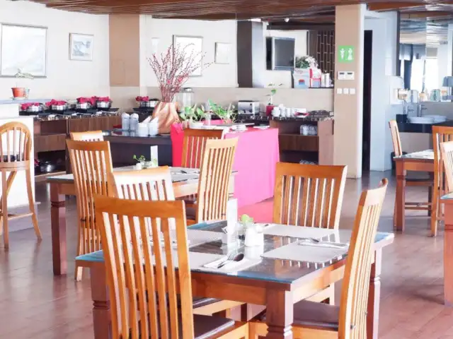 Gambar Makanan Ayanna Cafe & Lounge - Lynt Hotel 9