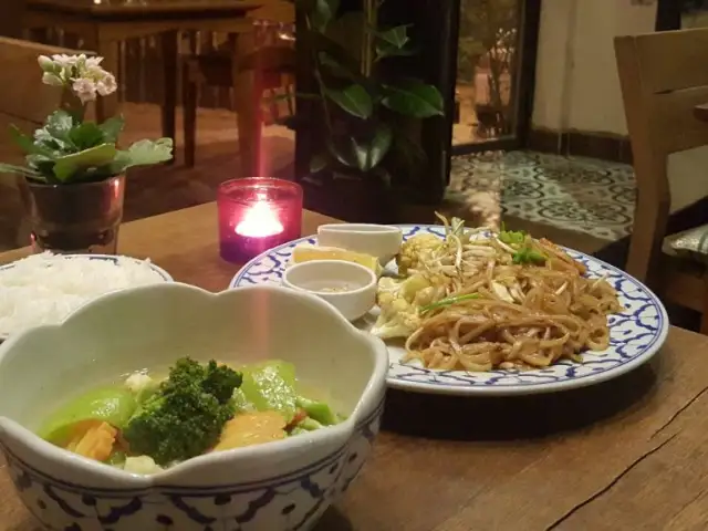 Az Çok Thai'nin yemek ve ambiyans fotoğrafları 53