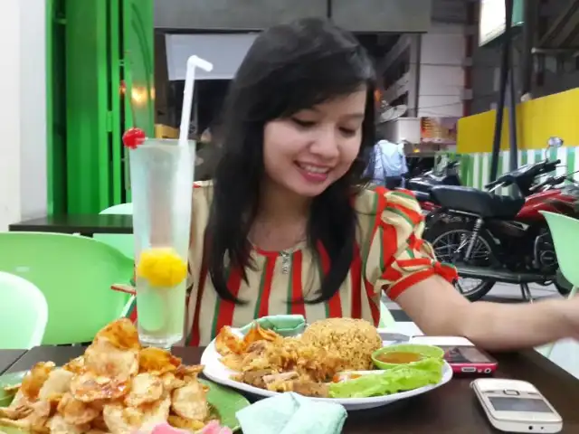 Gambar Makanan Ayam Penyet Jakarta 13