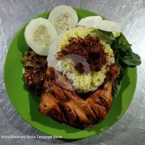 Gambar Makanan Nasi Bebek Ibu Isya Bumbu Hitam Khas Madura, Jl Raya Tengah Gedong Ps.Rebo 5