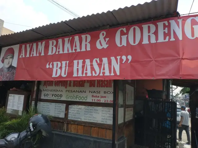 Gambar Makanan Ayam Goreng Presto "Bu Hasan" 7