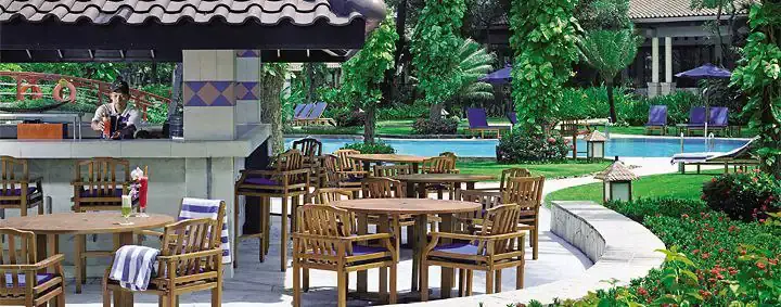 Gambar Makanan Pool Bar - Shangri-La Hotel 1