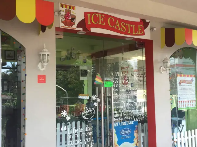 Ice Castle Cafe and Ice Cream House Food Photo 12