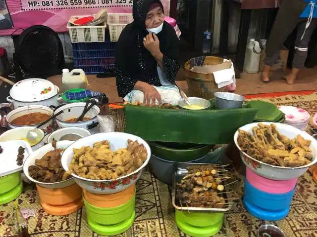 Gambar Makanan Nasi ayam Pojok Simpang Lima "Bu Sami" 7
