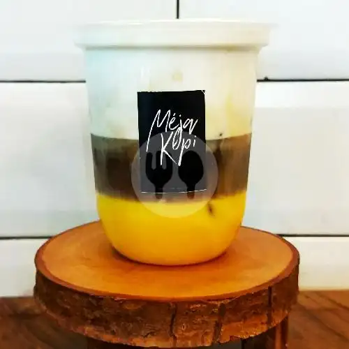 Gambar Makanan Meja Kopi 11