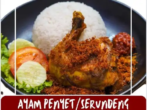 Ayam Goreng Penyet Serundeng Dan Bakso Ikan Tenggiri