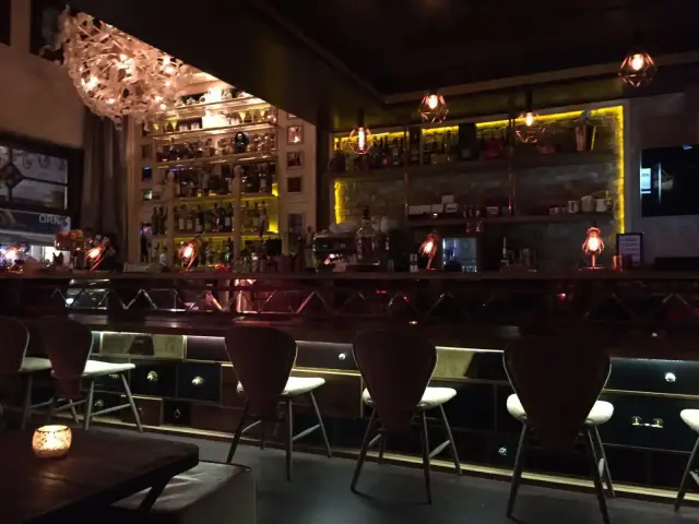 Alexandra Cocktail Bar'nin yemek ve ambiyans fotoğrafları 16