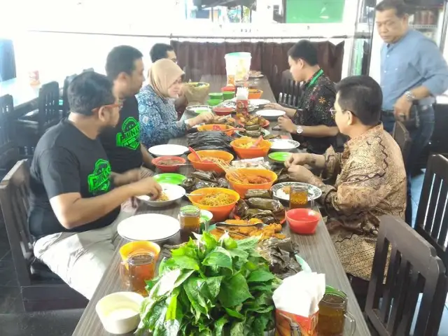 Gambar Makanan Rumah Makan Simpang Rawi 4