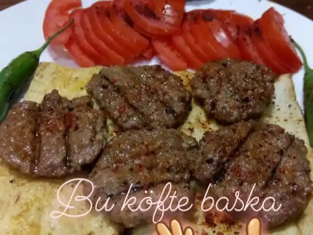 KÖFTECİ BOMBEY'nin yemek ve ambiyans fotoğrafları 6