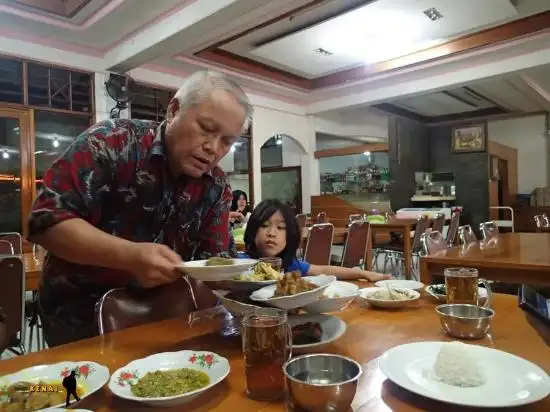 Gambar Makanan Restoran Padang Trio Perm 8