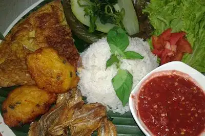 Gambar Makanan Lalapan/Nasi Tempong Monic, Sentanu 1