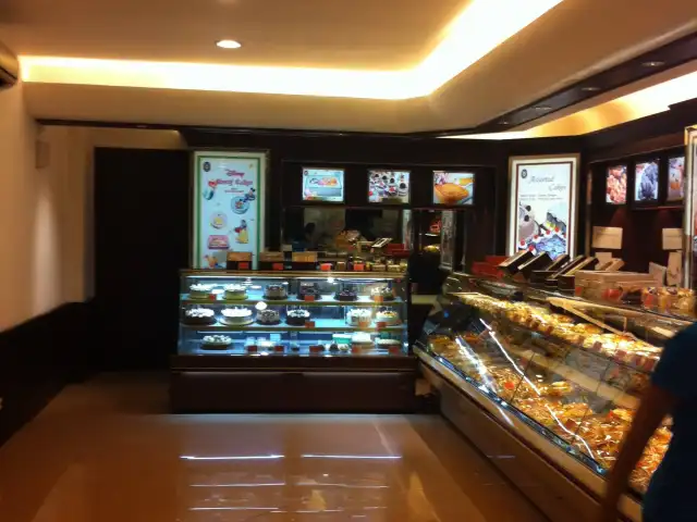 Gambar Makanan Holland Bakery 9