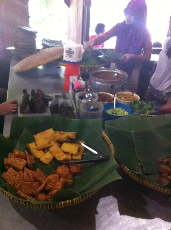 Gambar Makanan Pecel Pincuk Kalibata 9