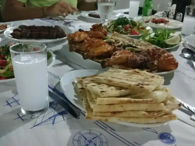 Nisanoğlu Ocakbaşı'nin yemek ve ambiyans fotoğrafları 3