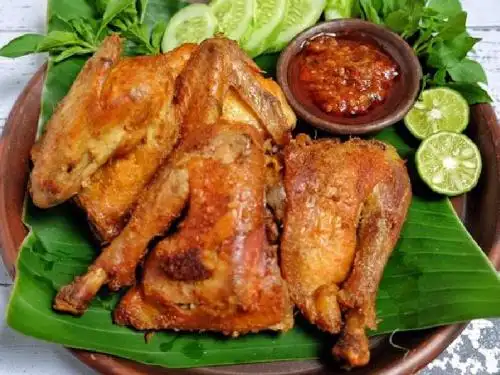 Ayam Kobong Bu. Haji Nur
