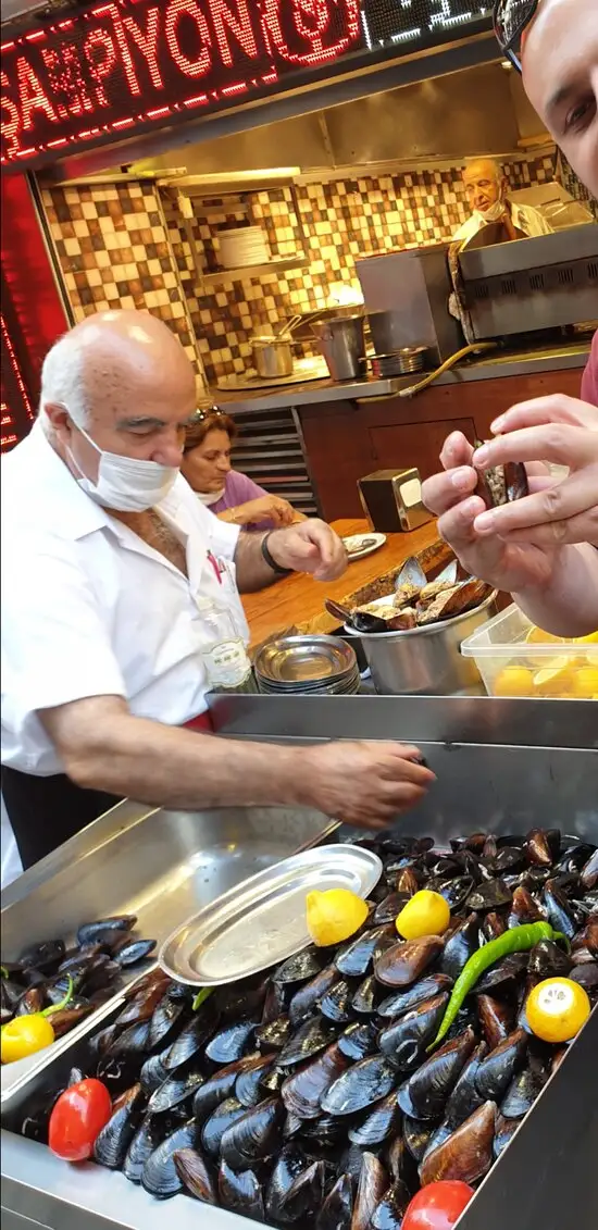 Sampiyon Kokorec Beyoglu'nin yemek ve ambiyans fotoğrafları 24