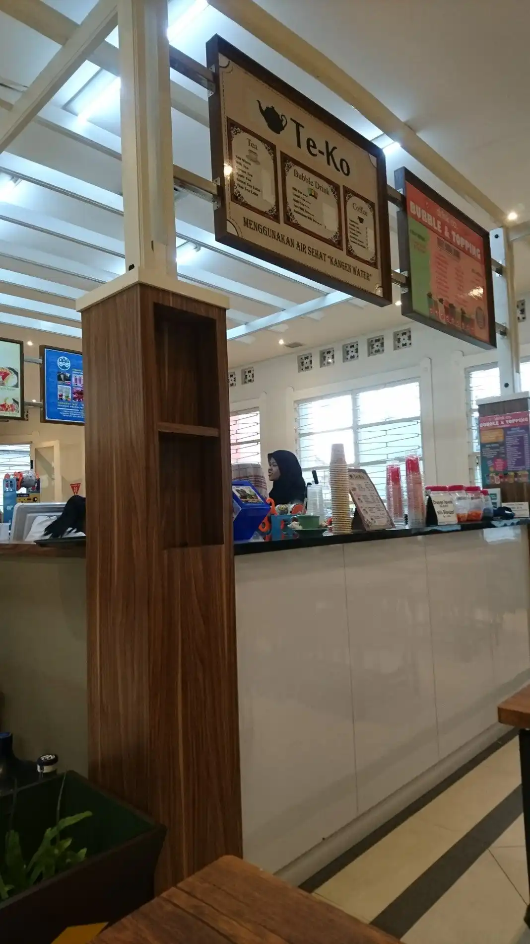 Food Court Pasar Baru Trade Center