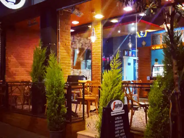 Adler Coffee'nin yemek ve ambiyans fotoğrafları 12