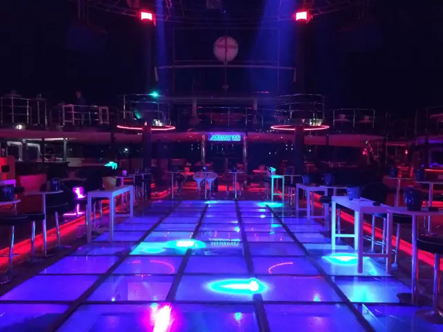 Club Catamaran'nin yemek ve ambiyans fotoğrafları 2