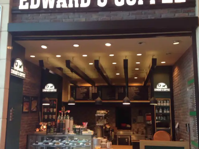 Edward's Coffee'nin yemek ve ambiyans fotoğrafları 2