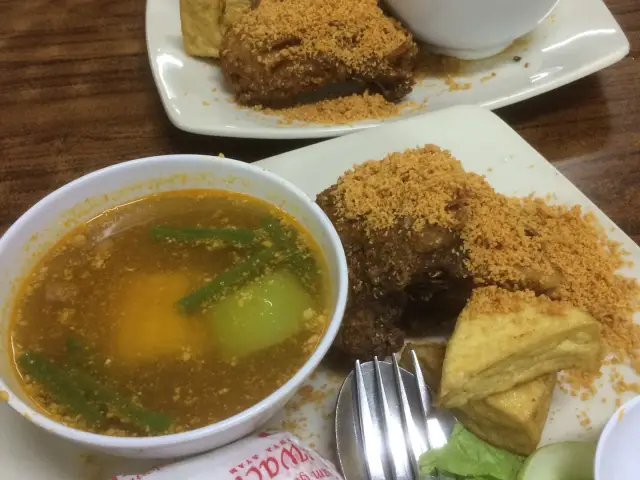 Gambar Makanan Ayam Goreng Karawaci 11