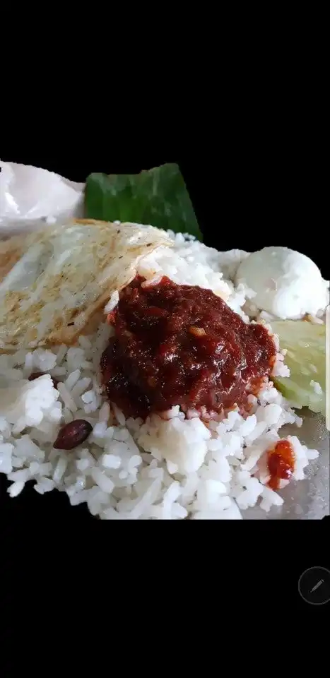 The Legend Pa Curry House Nasi Daun Pisang dan Roti Canai Pasir Mas Food Photo 4