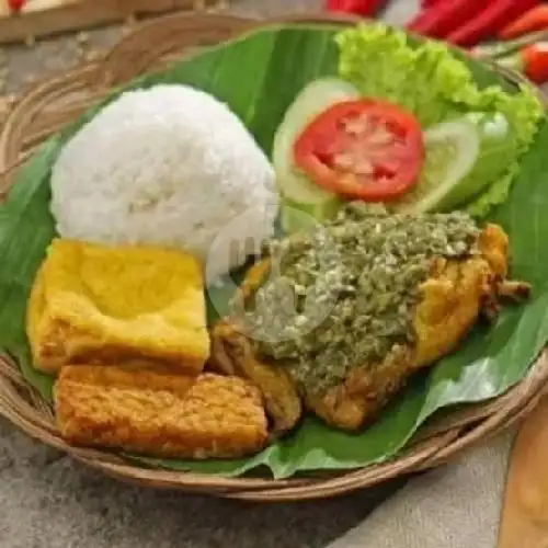 Gambar Makanan Ayam Penyet Sambel Ijo Berkah Jaya, Gang Samudra 8