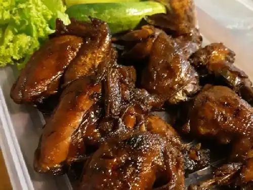Pecel Ayam Dan Lele Goreng Warung Wong Jowo, Taman Jajan Gaul