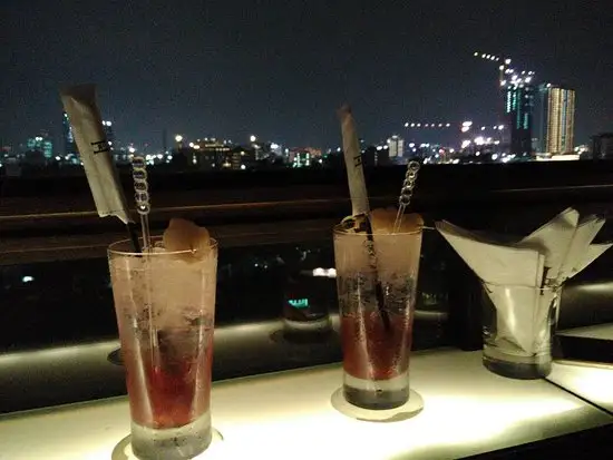 Gambar Makanan La Vue Rooftop Bar 18