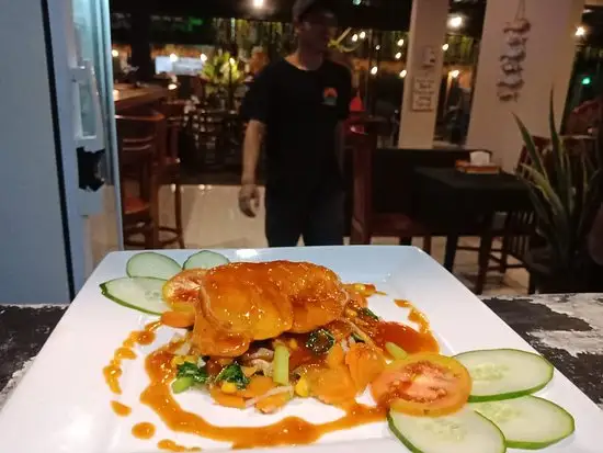 Gambar Makanan Singabu Beach Bar & Grill 6