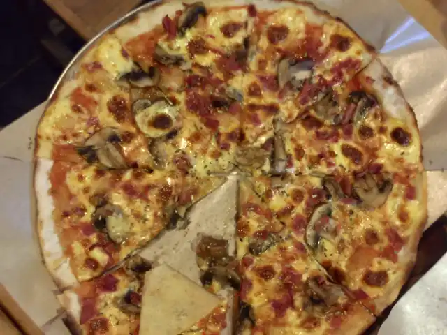 Gambar Makanan Toko Pizza 6