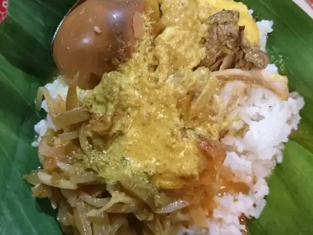 Gambar Makanan Nasi ayam Pojok Simpang Lima "Bu Sami" 9